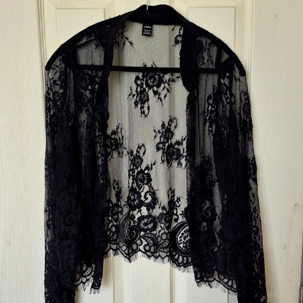 🚨MUST GO!🚨 Elegant Black Lace Sweater